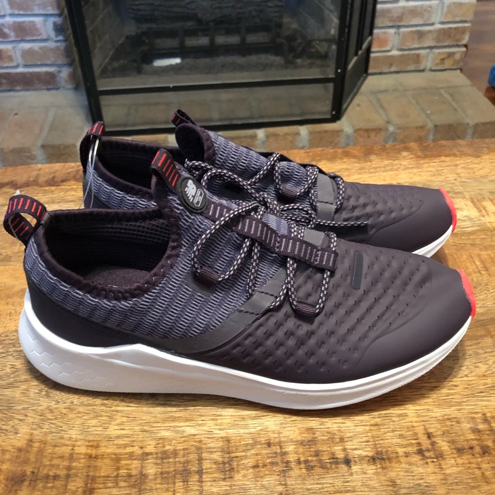 NWOT New Balance sneakers big kids size 5.5